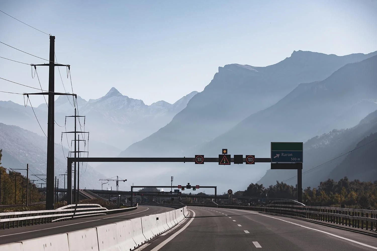 Reportage chantier DPE Électrotechnique autoroute A9 Valais — Viens & Vois