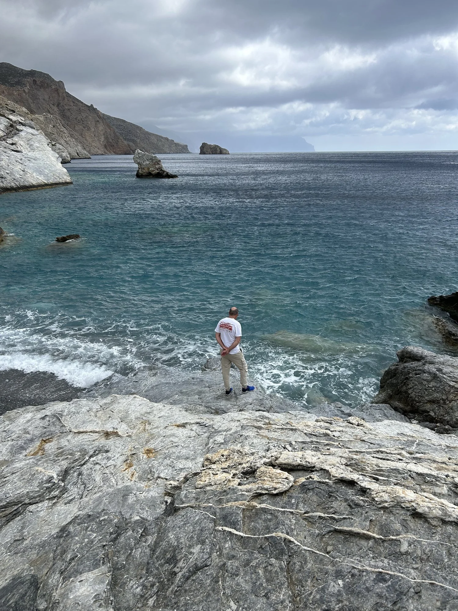 Agia Anna's deep blue sea and rocky coastline on Amorgos