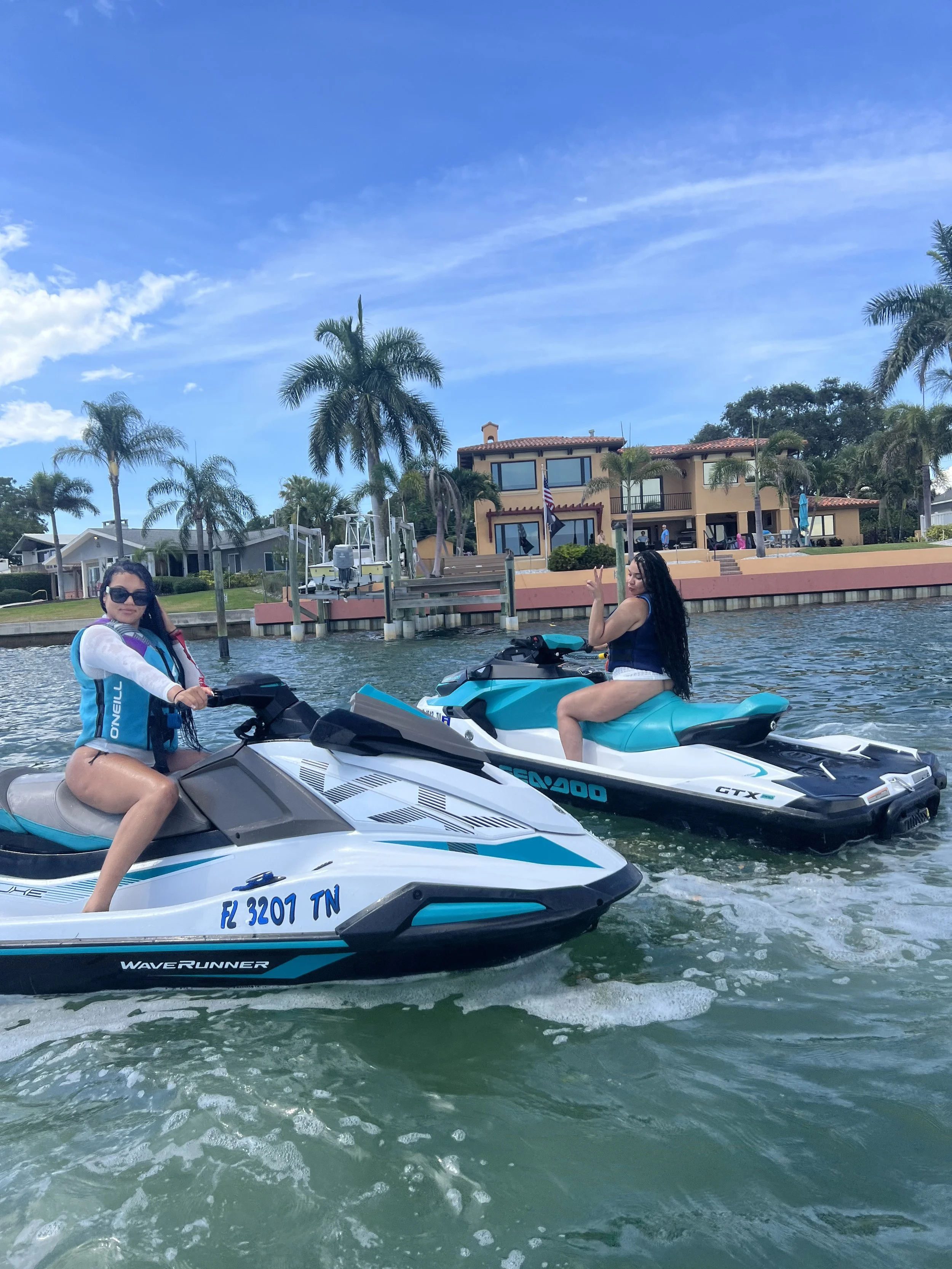 Jet ski best friends