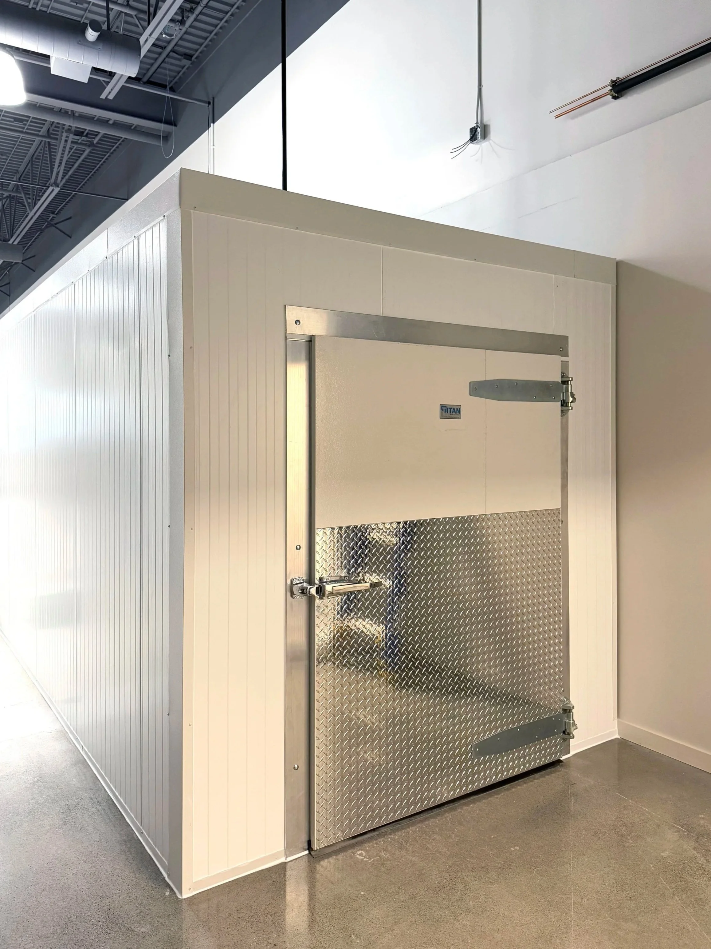 Walk-in cooler installation 4