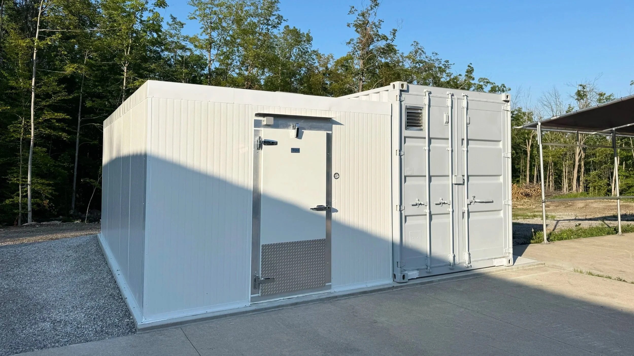 Walk-in cooler installation 3