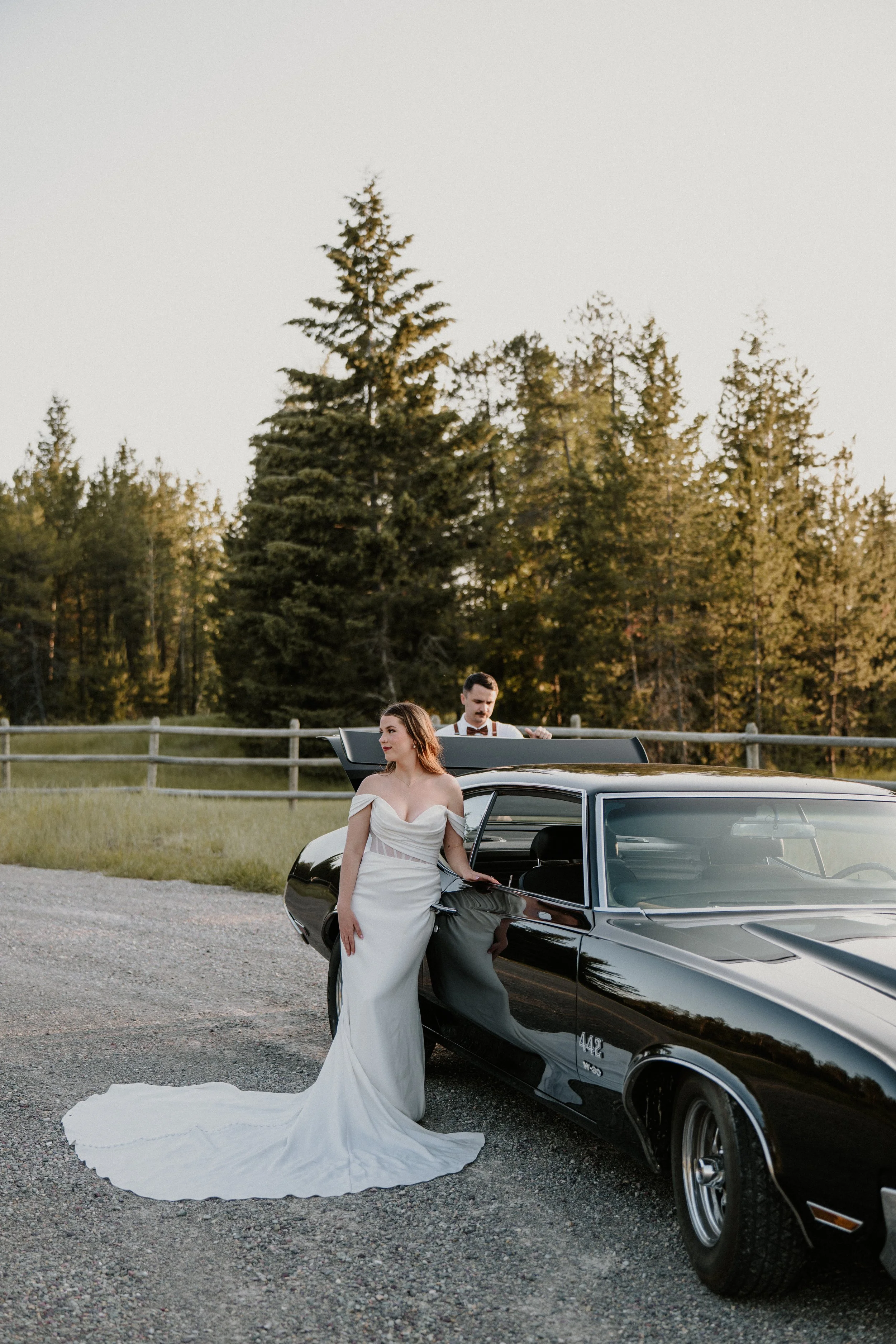 Fall elopement couple in Glacier National Park, Montana