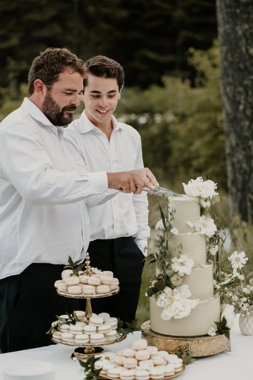 Zane and Hunter's wedding at Cabins at Blacktail, photographed by Stan Todorov