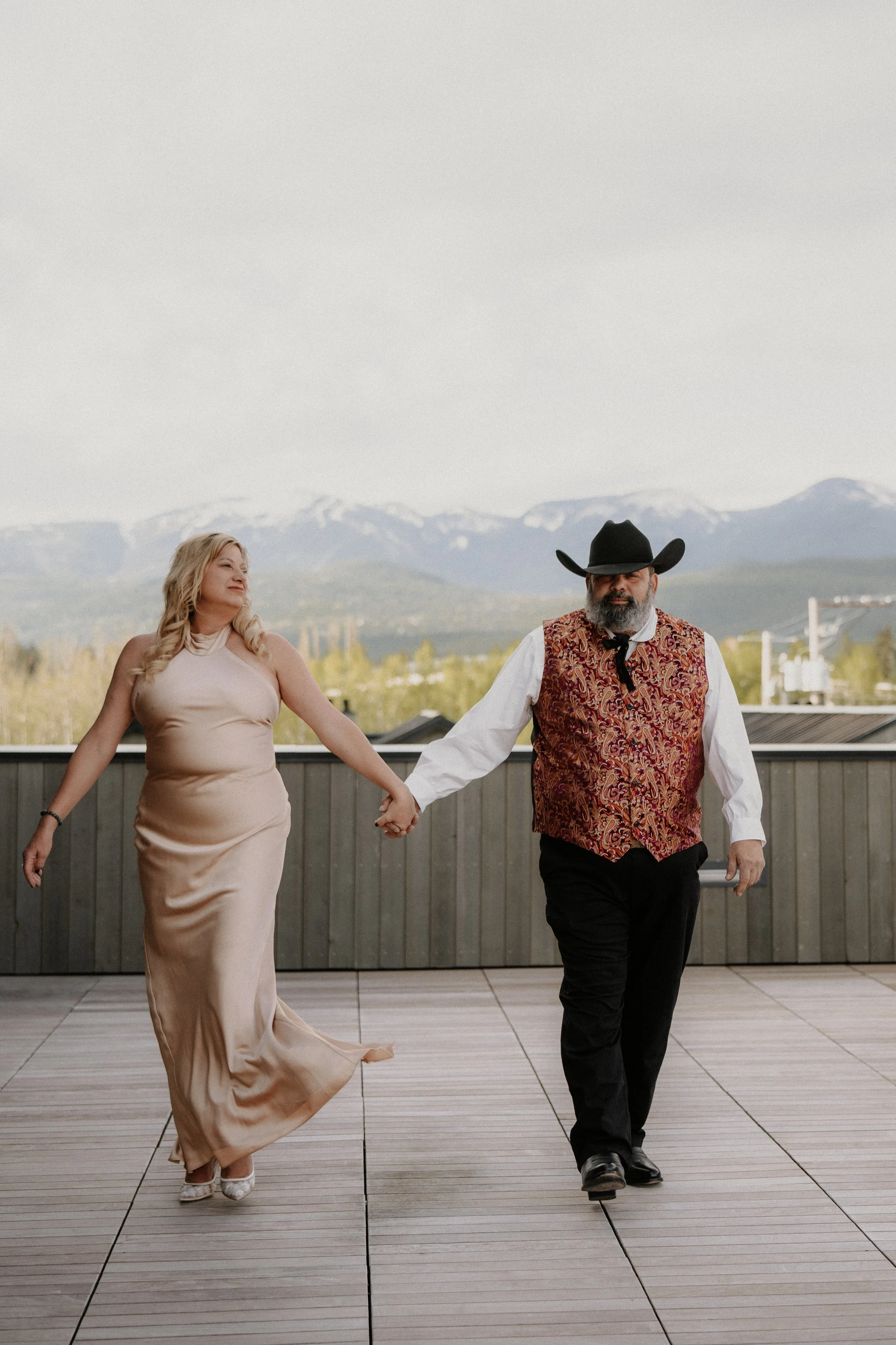 Whitefish intimate wedding photography at The Large House Hotel