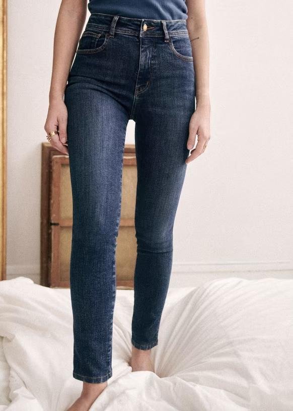 Sustainable slim leg jeans from Sezane