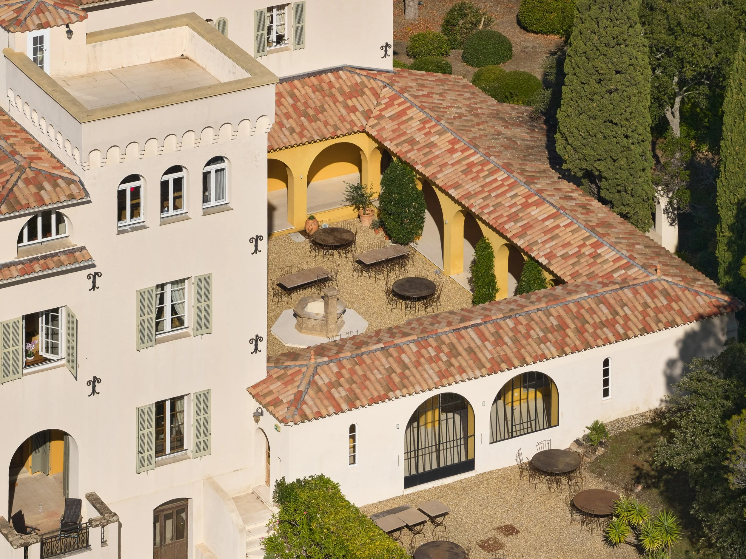 Lou Casteou gardens and grounds