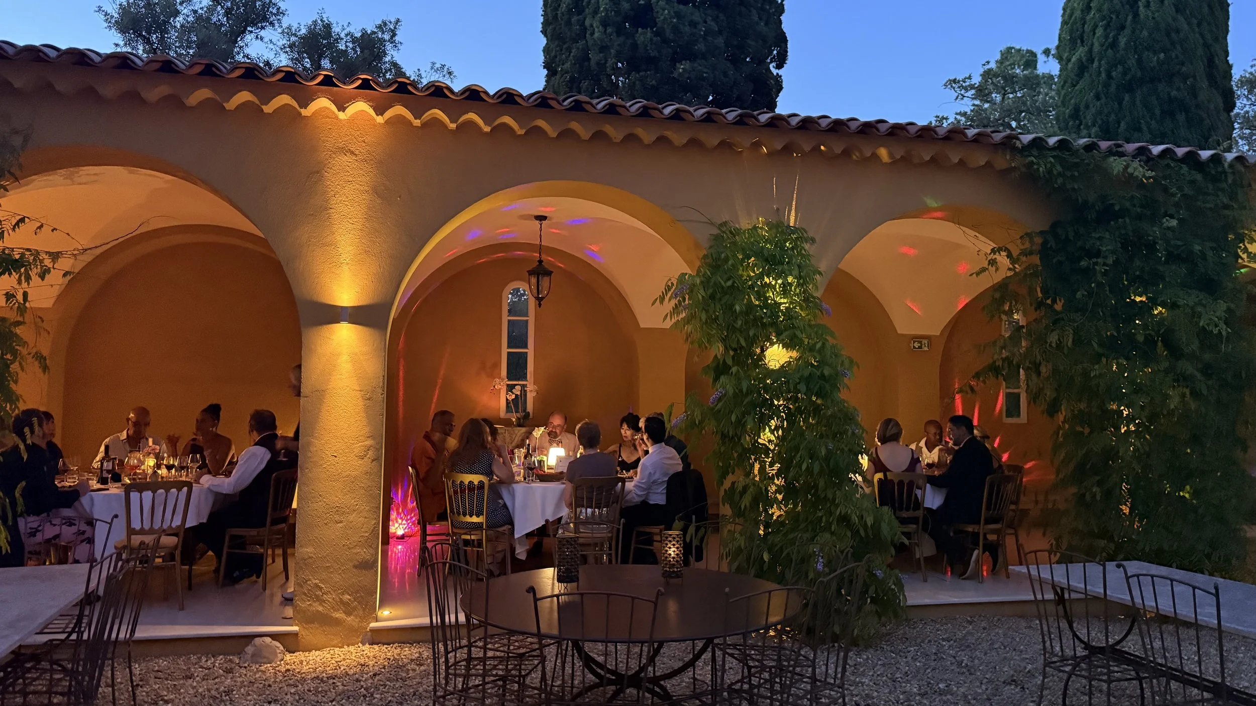 Tango en el Alma guests sharing a warm retreat moment