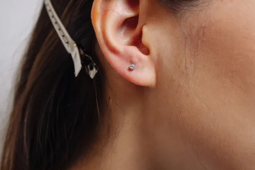 Ear lobe piercing