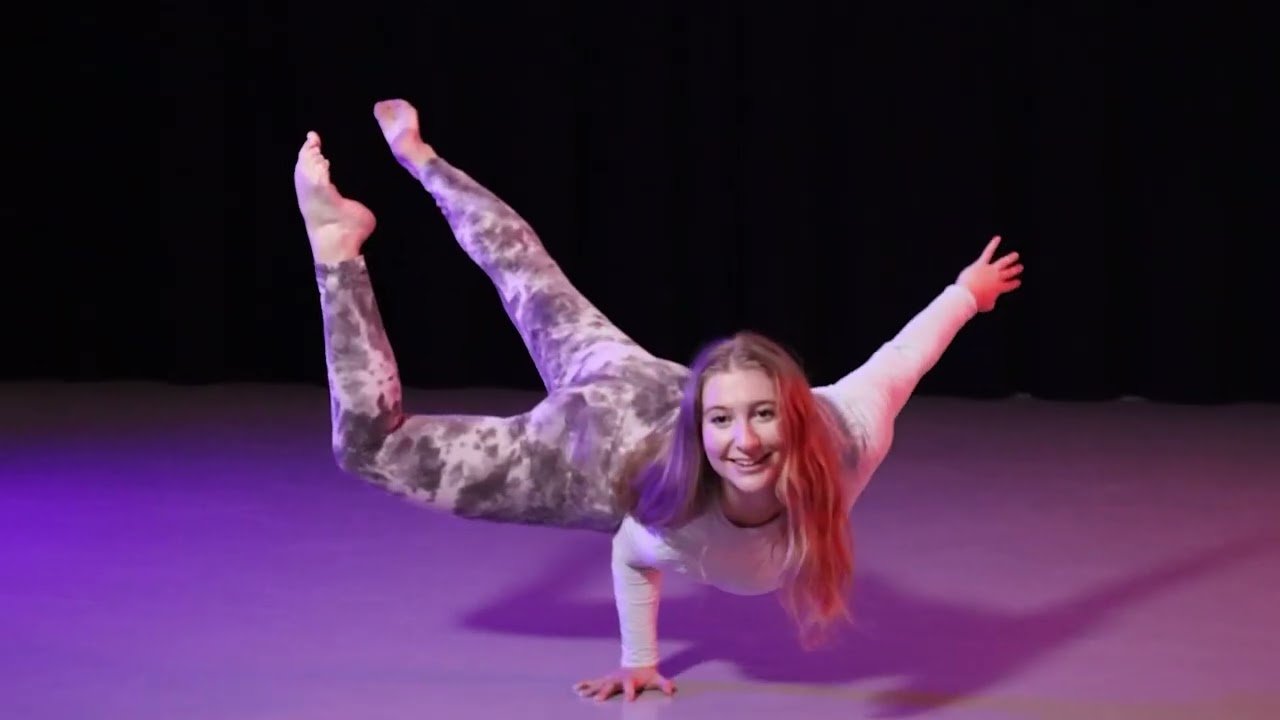 StretchySarah performance reel — press play