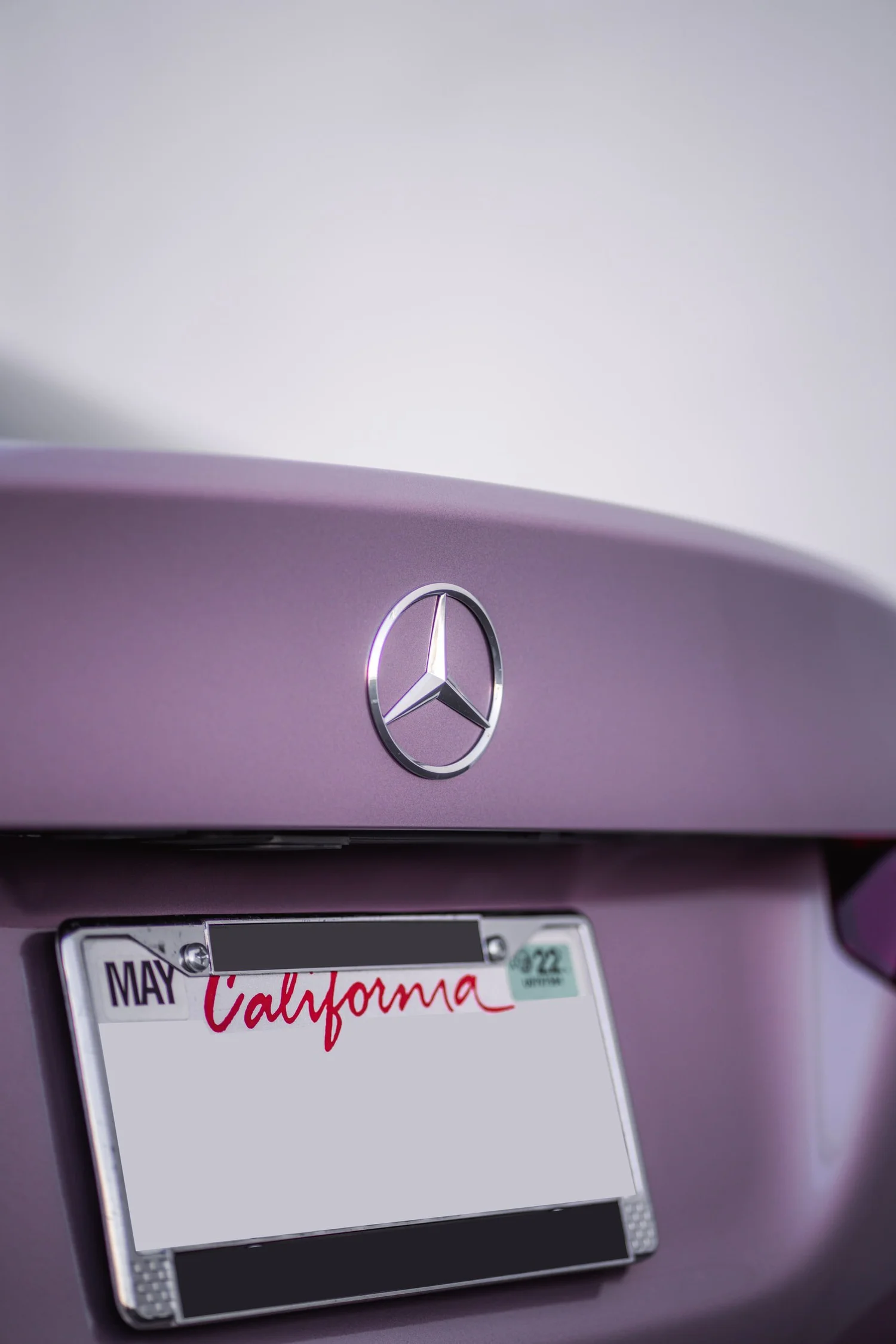 Mercedes-Benz A 220 Frozen Berry after Vinyl Wrap, badge and emblem detail