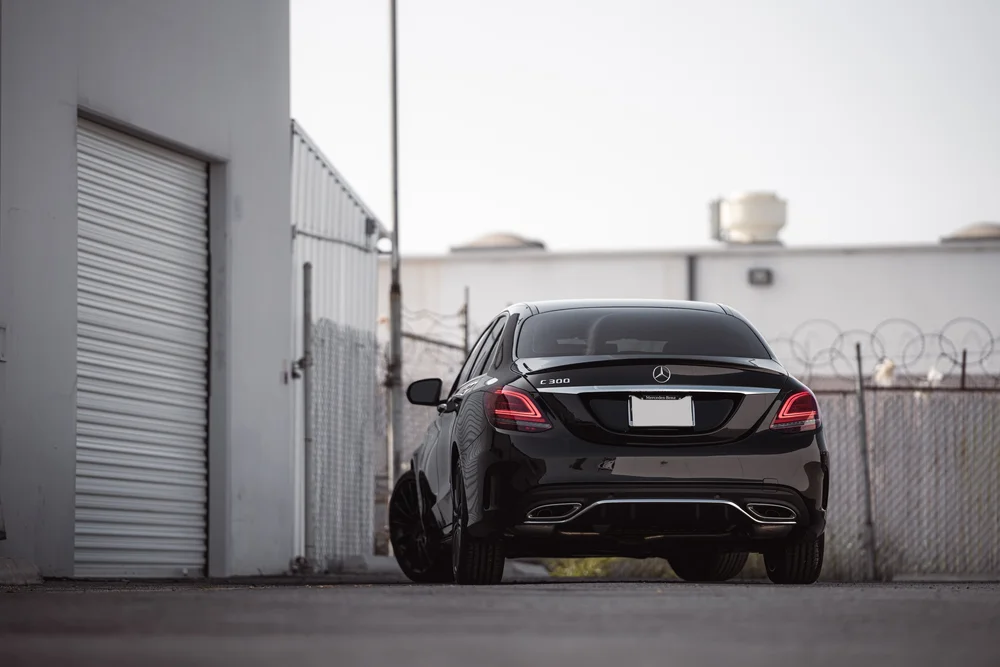 Wide direct rear view of the Mercedes-Benz C 300 showing the rear window, trunk and bumper