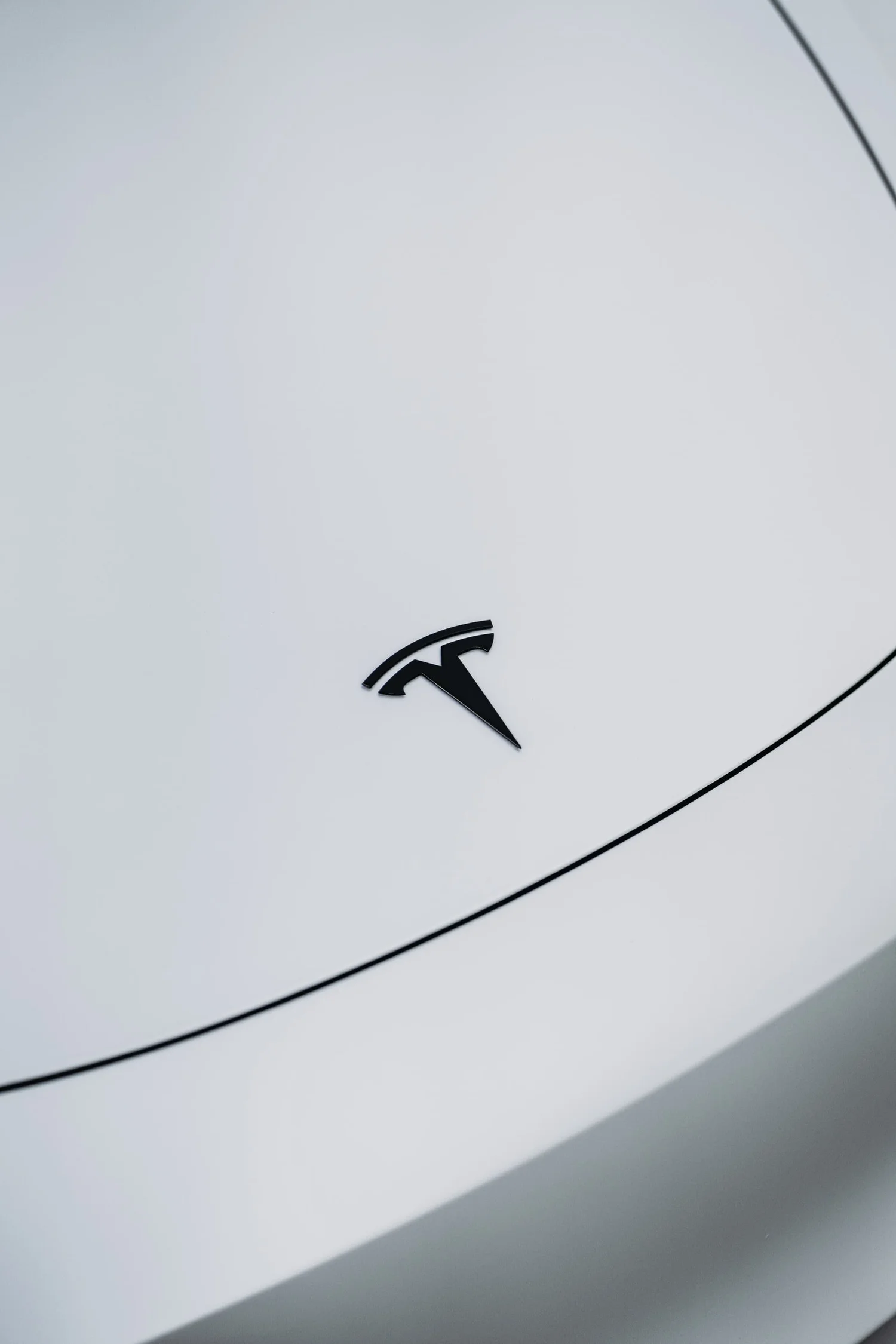 Tesla Model 3 3M 2080 Satin Pearl White after Vinyl Wrap, badge and emblem detail