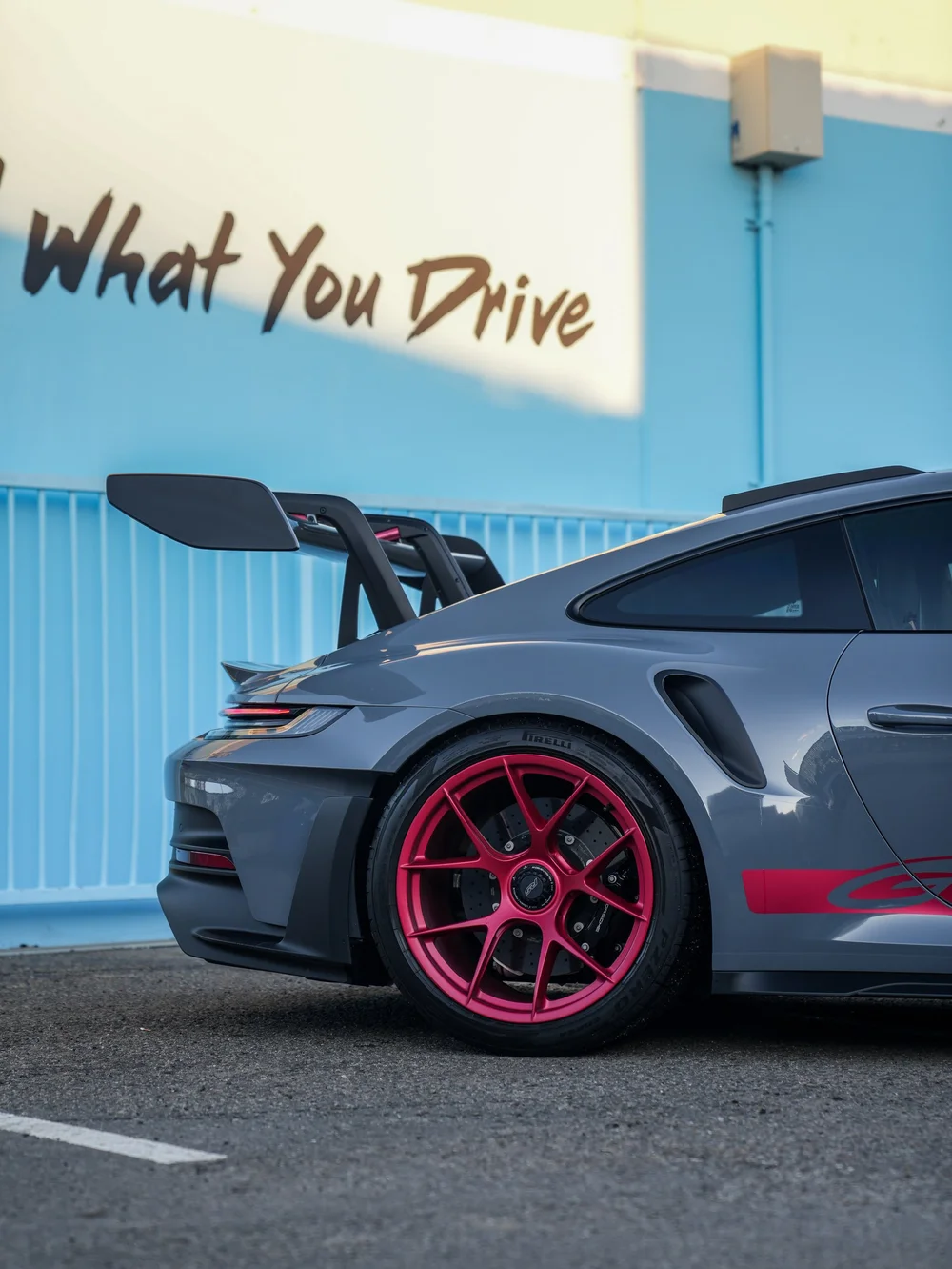 Rear wheel, rear quarter and wing side view — Porsche 911 GT3 RS detailing project