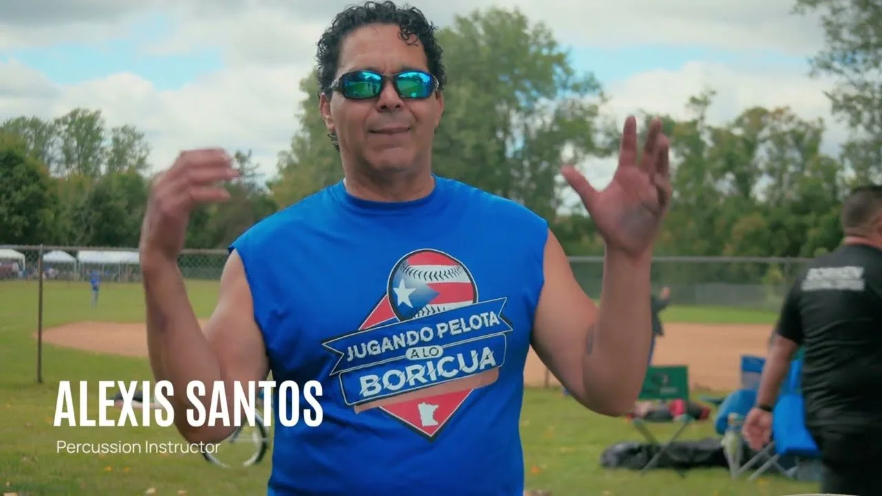 Jugando Pelota a lo Boricua