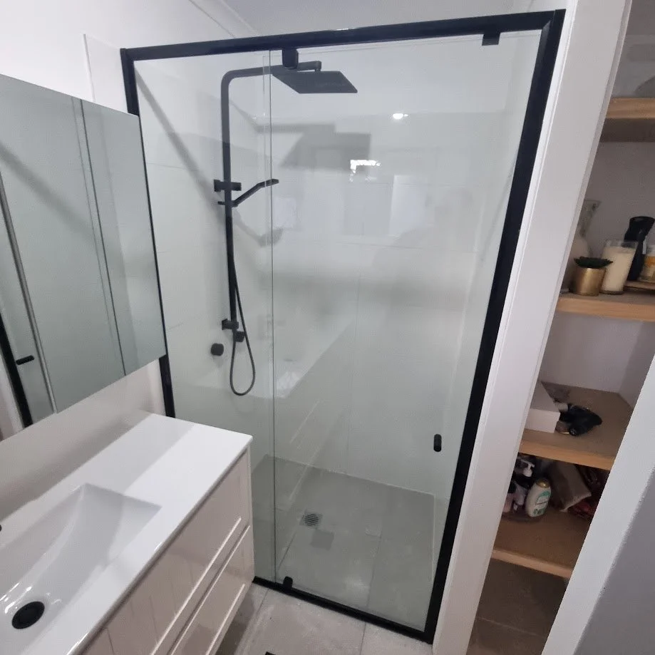DB Glass semi-frameless shower screen installation