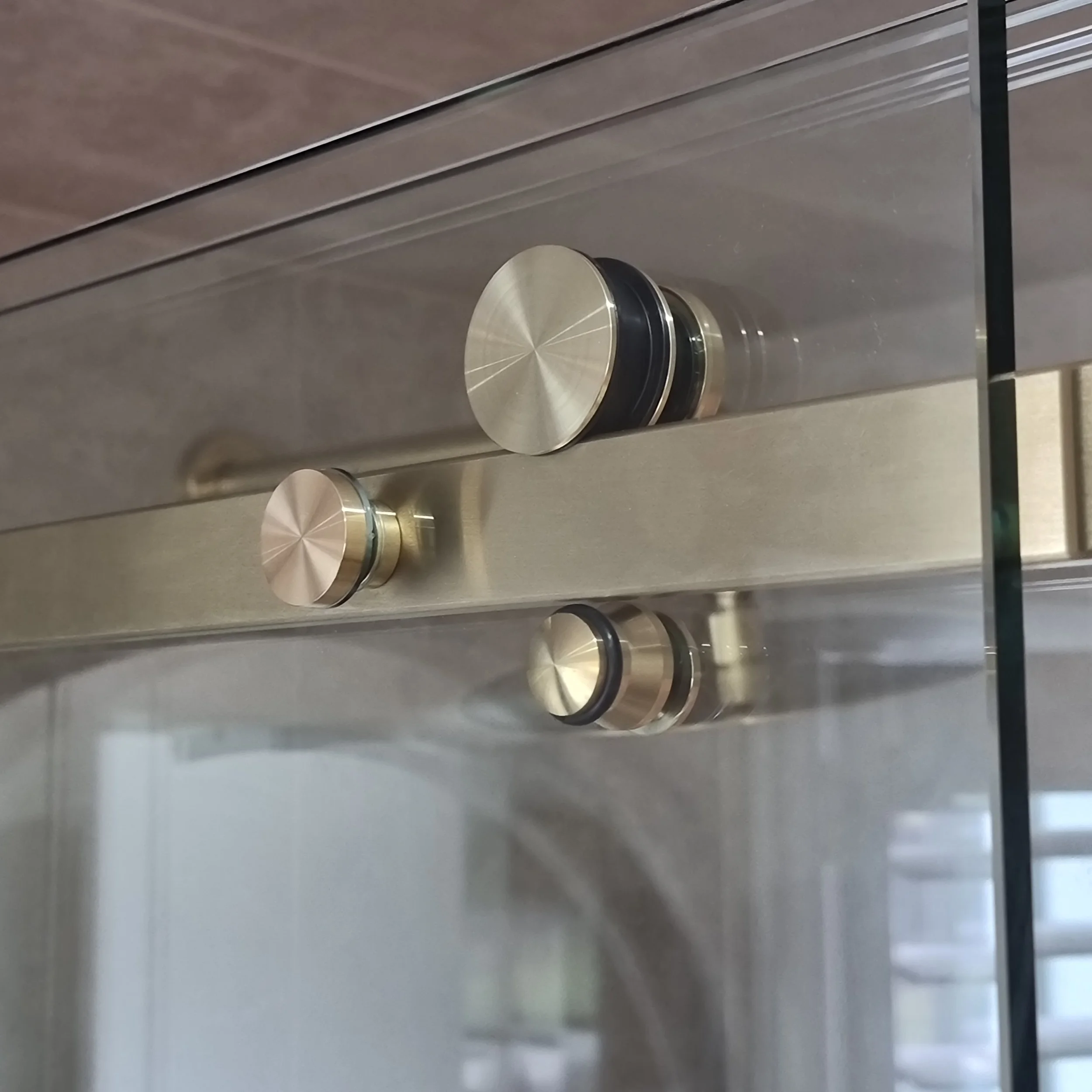 Frameless sliding shower screen with premium hardware