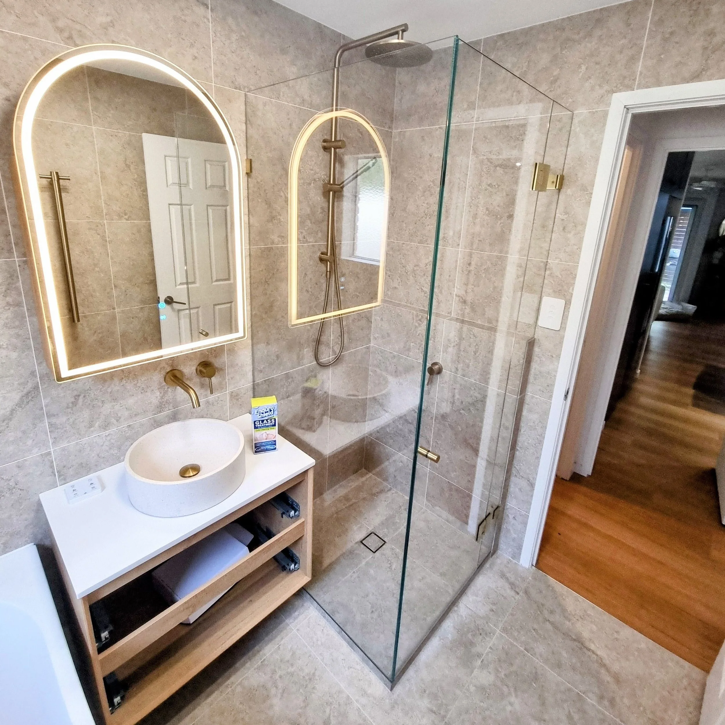 Low Iron Ultra Clear shower screen glass Sunshine Coast