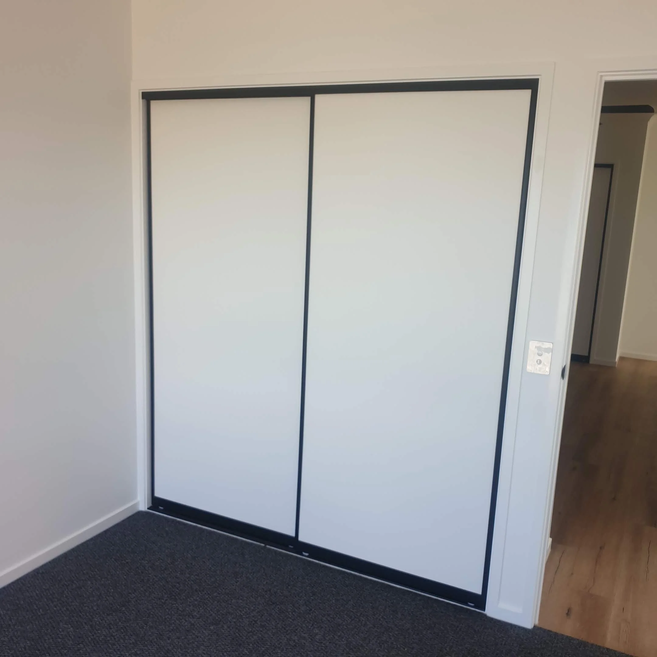 Dan Mac Robe Doors Robe Doors Sunshine Coast — DB Glass