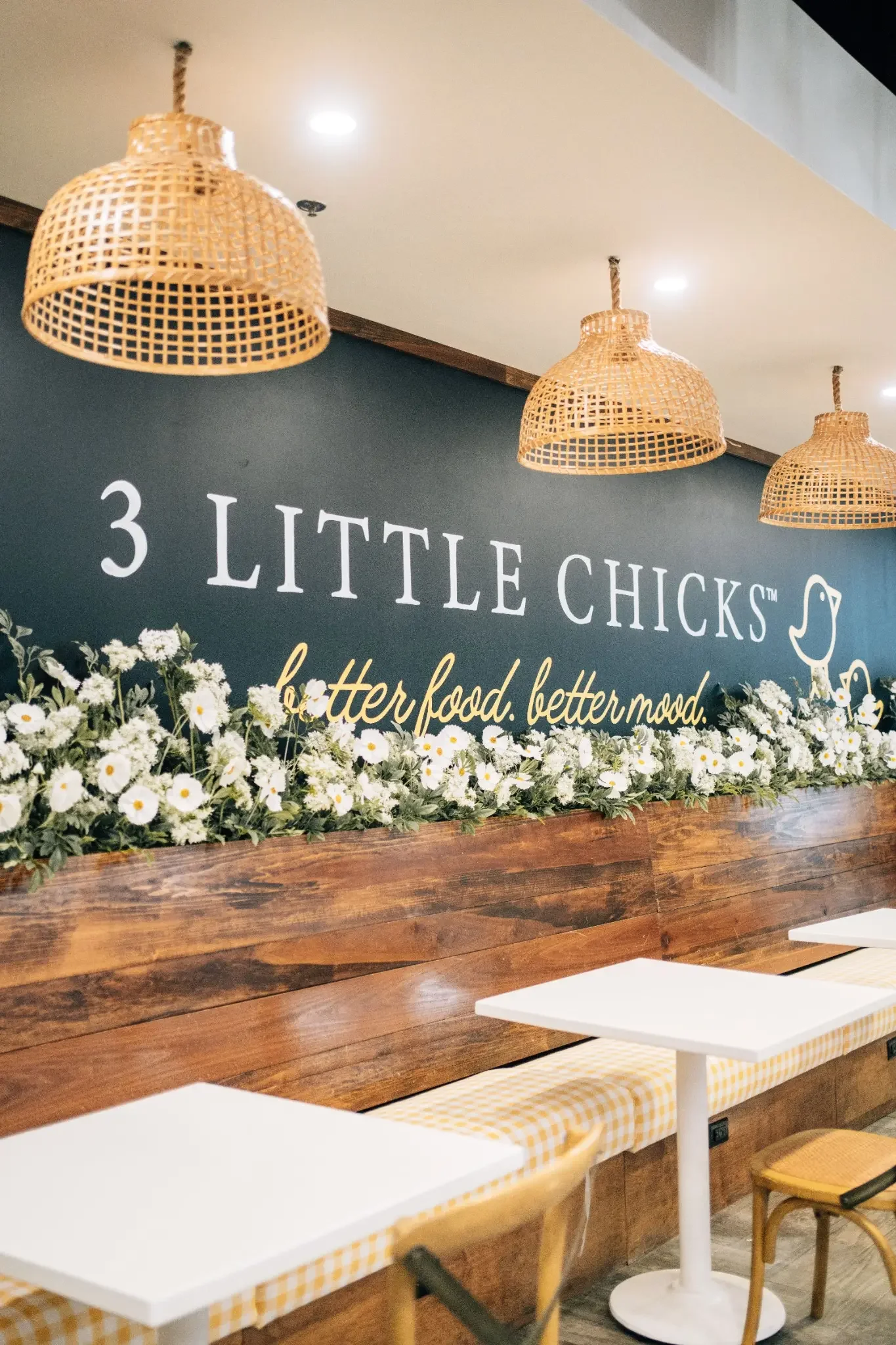 3 Little Chicks interior