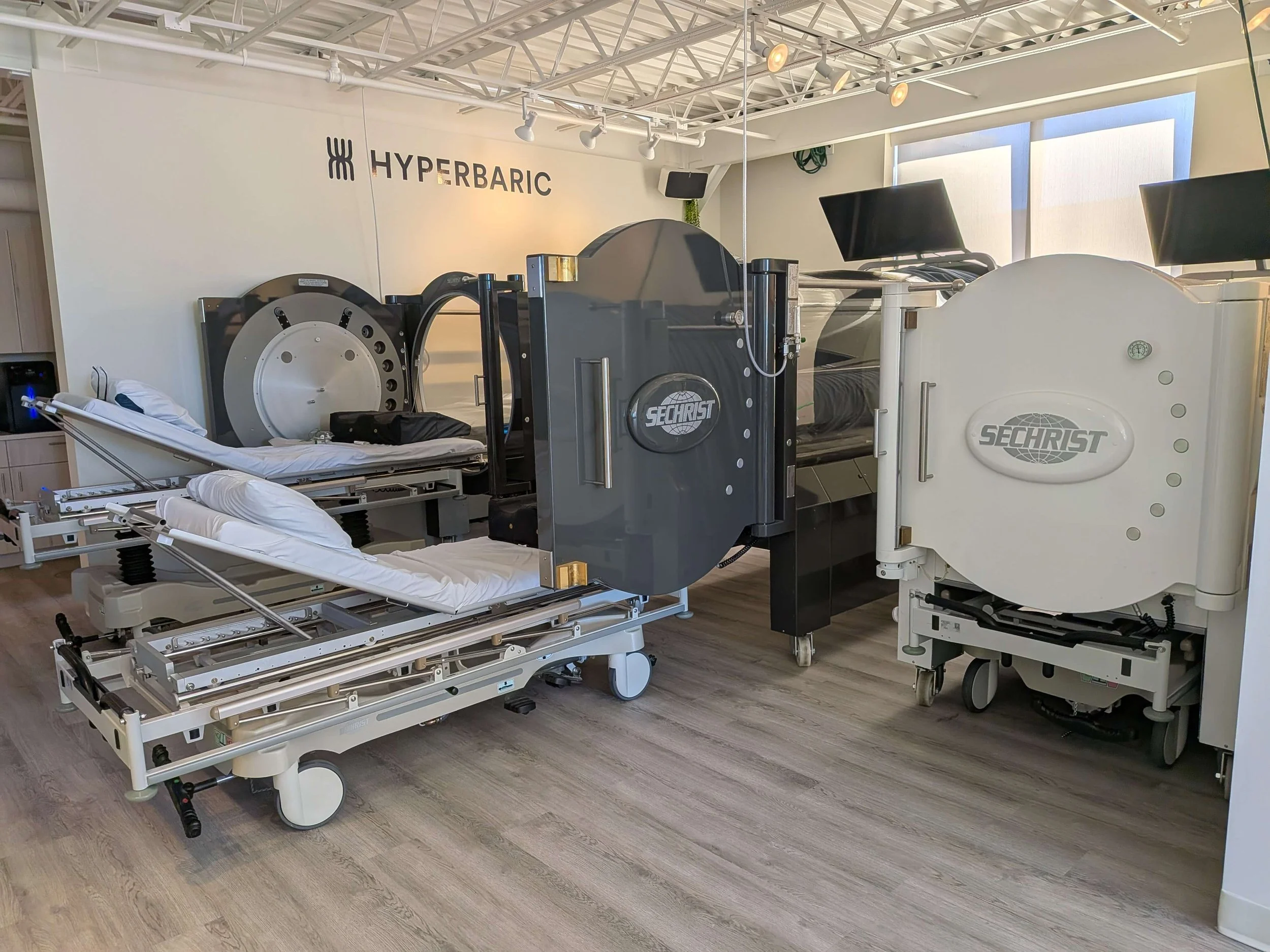 Huemn Hard Shell Sechrist HBOT Chamber