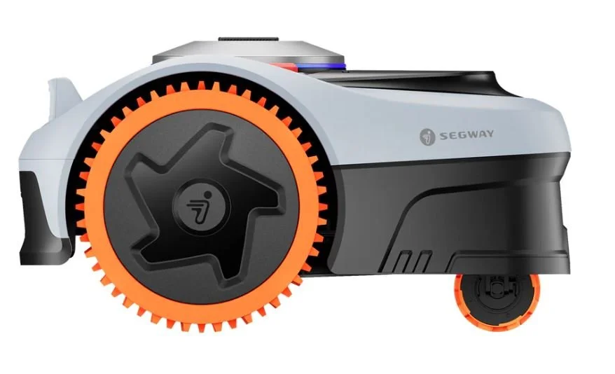 Navimow i206 AWD with Garage S bundle