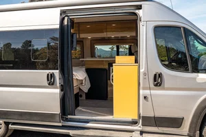 Van photo