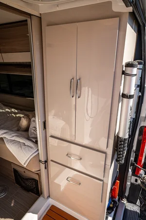 Van photo