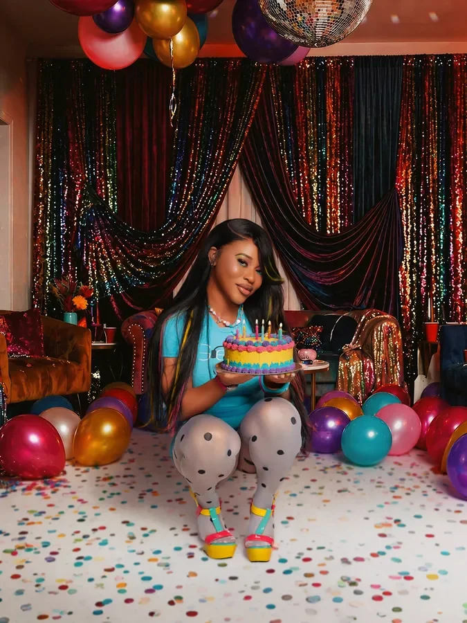 Birthday portrait with balloons and a cake — Smooth Studios