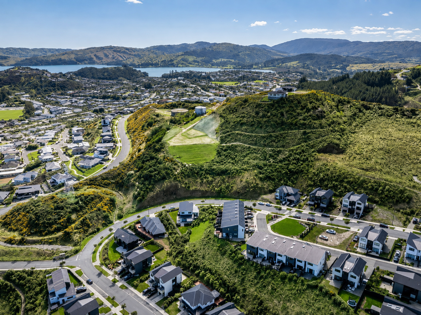 Aotea and Whitby suburbs