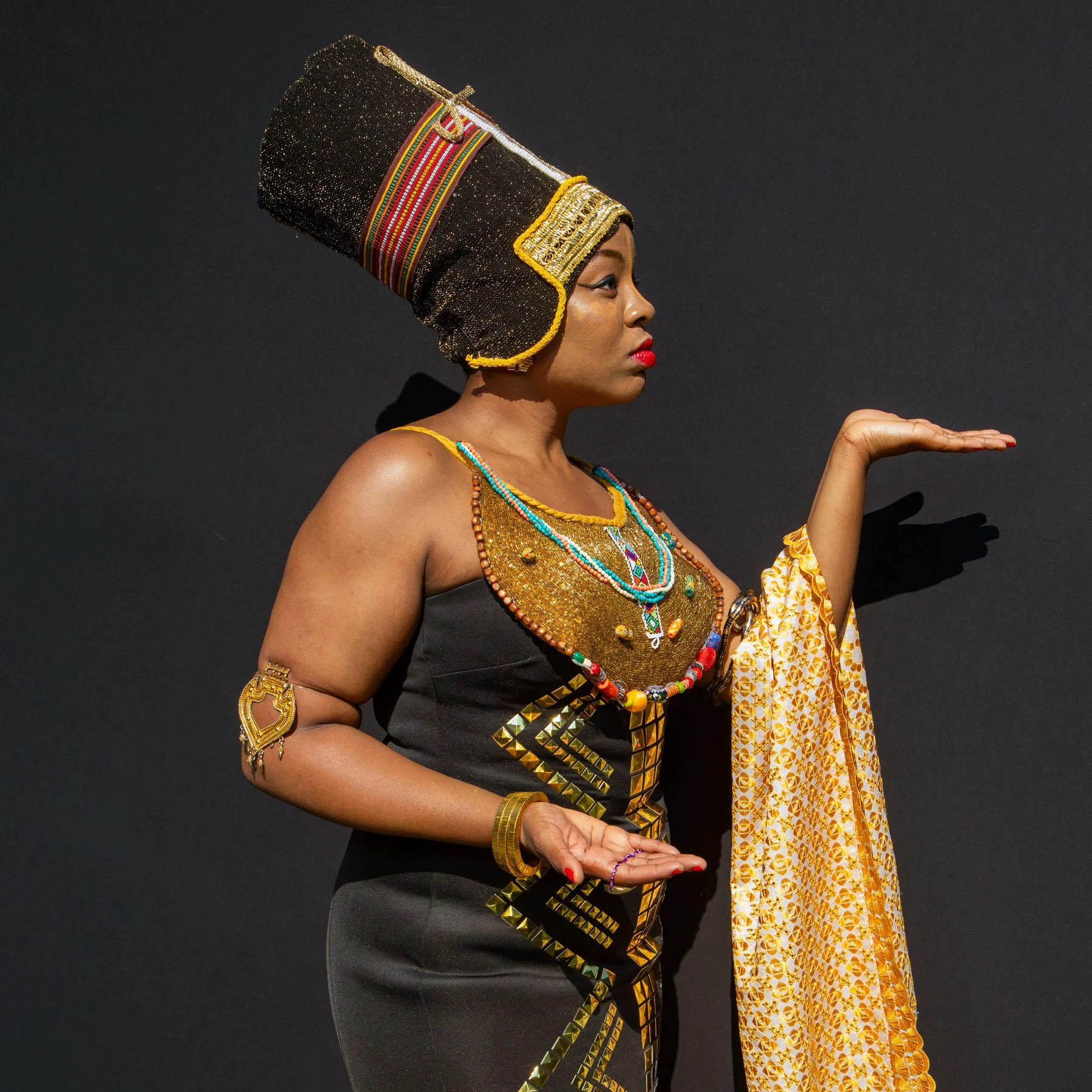 Shannon of Your Queens portraying Queen Nefertiti
