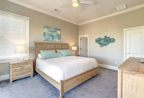 King bedroom with private en suite at The Way Home retreat