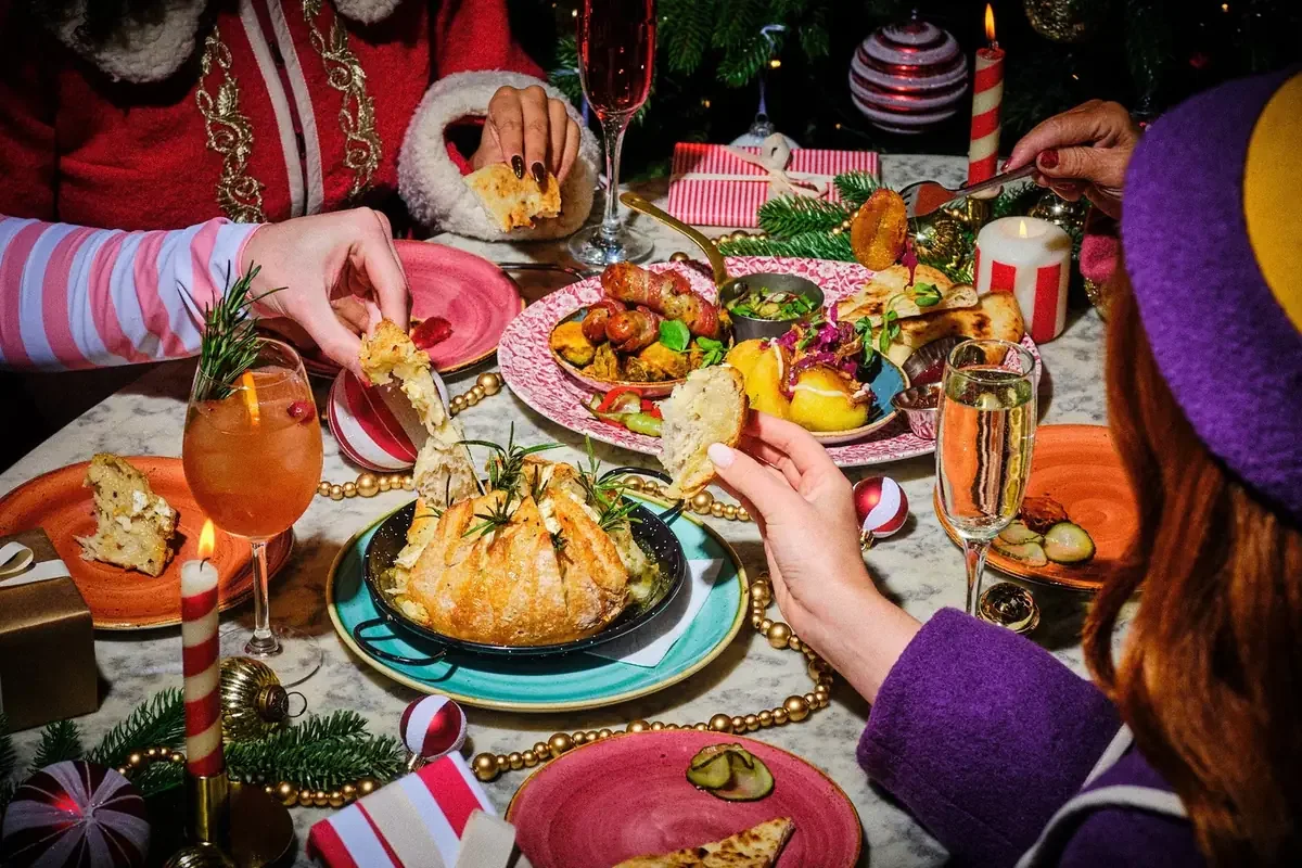 A festive table and dishes at Bill’s.