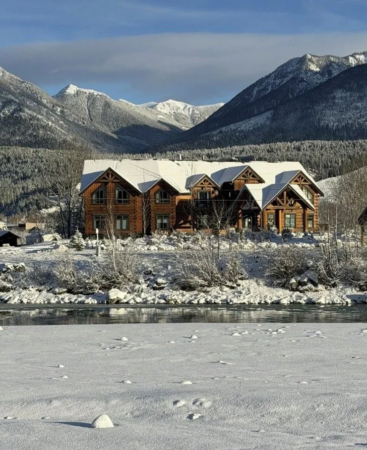 Mountain accommodation in Golden, British Columbia