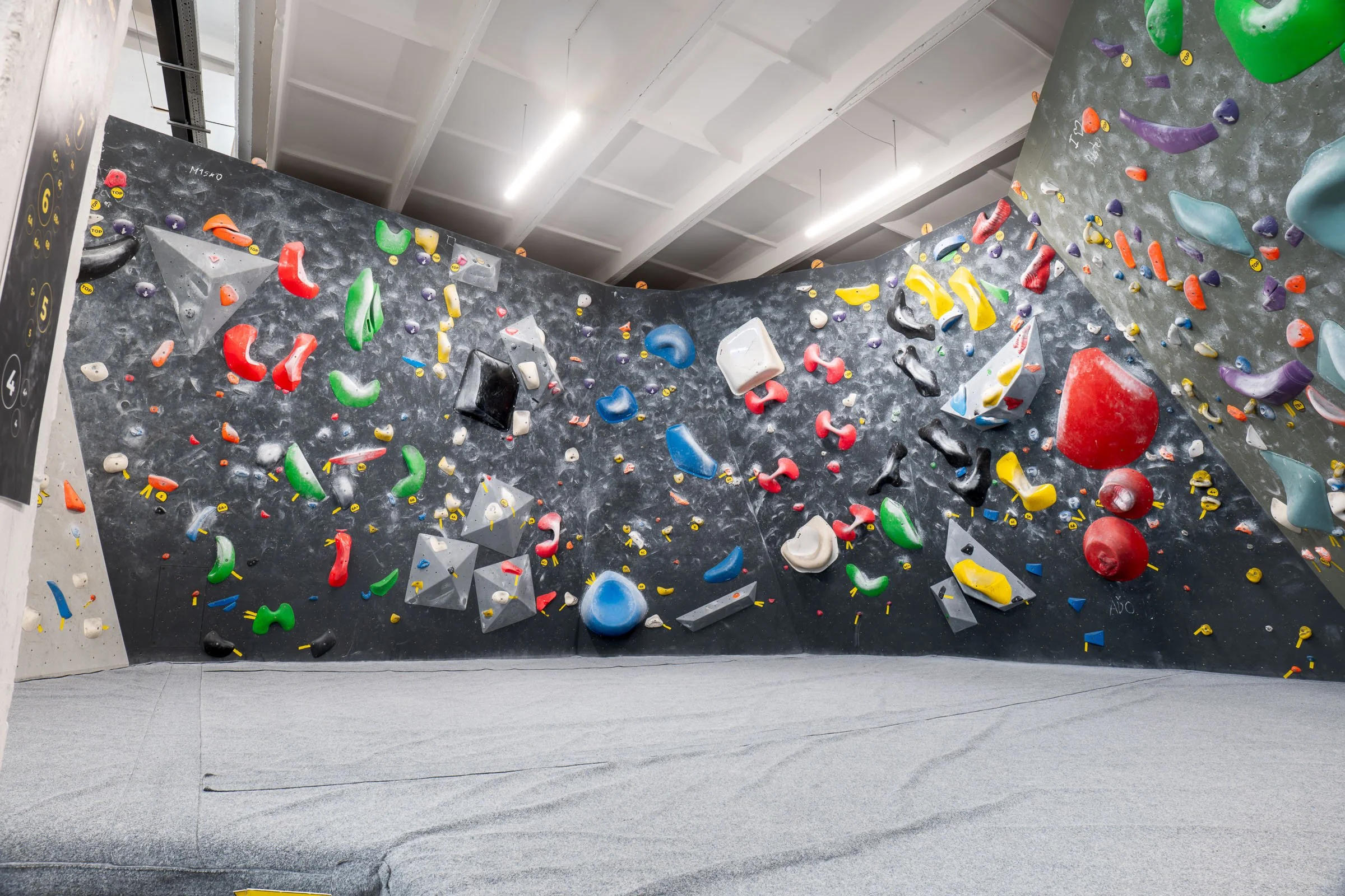 Bouldering stena Bratislava Rača
