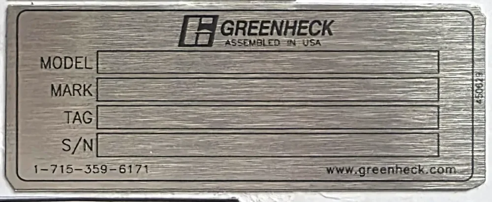 Placa de datos de equipo Greenheck en aluminio cepillado con campos para modelo, marca y número de serie