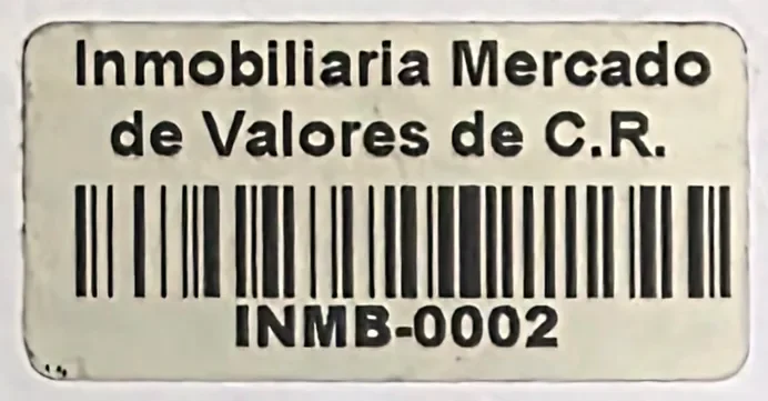 Etiqueta de activo de Inmobiliaria Mercado de Valores de C.R. con código de barras