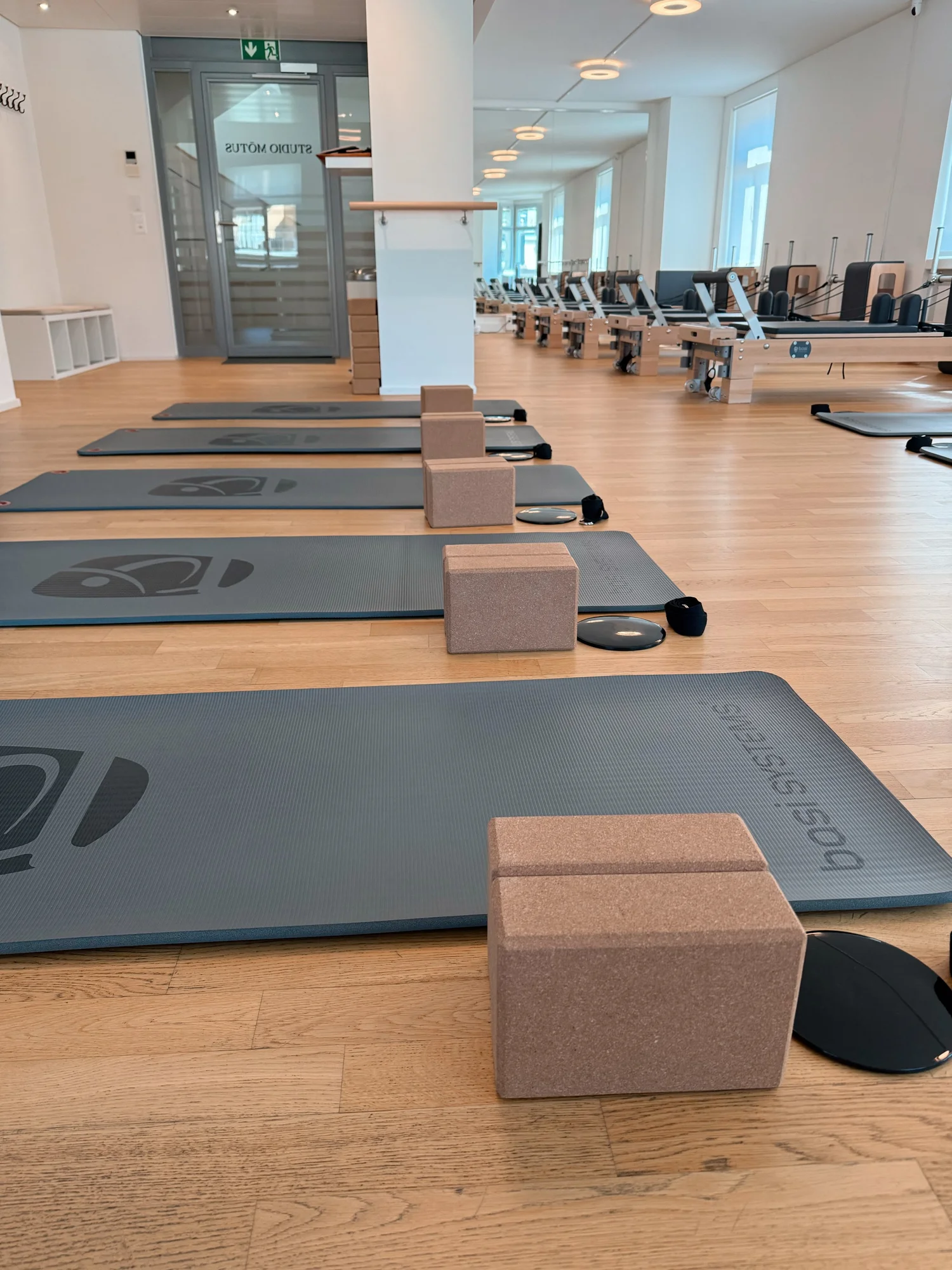 The mat-based movement area at Studio Mōtus