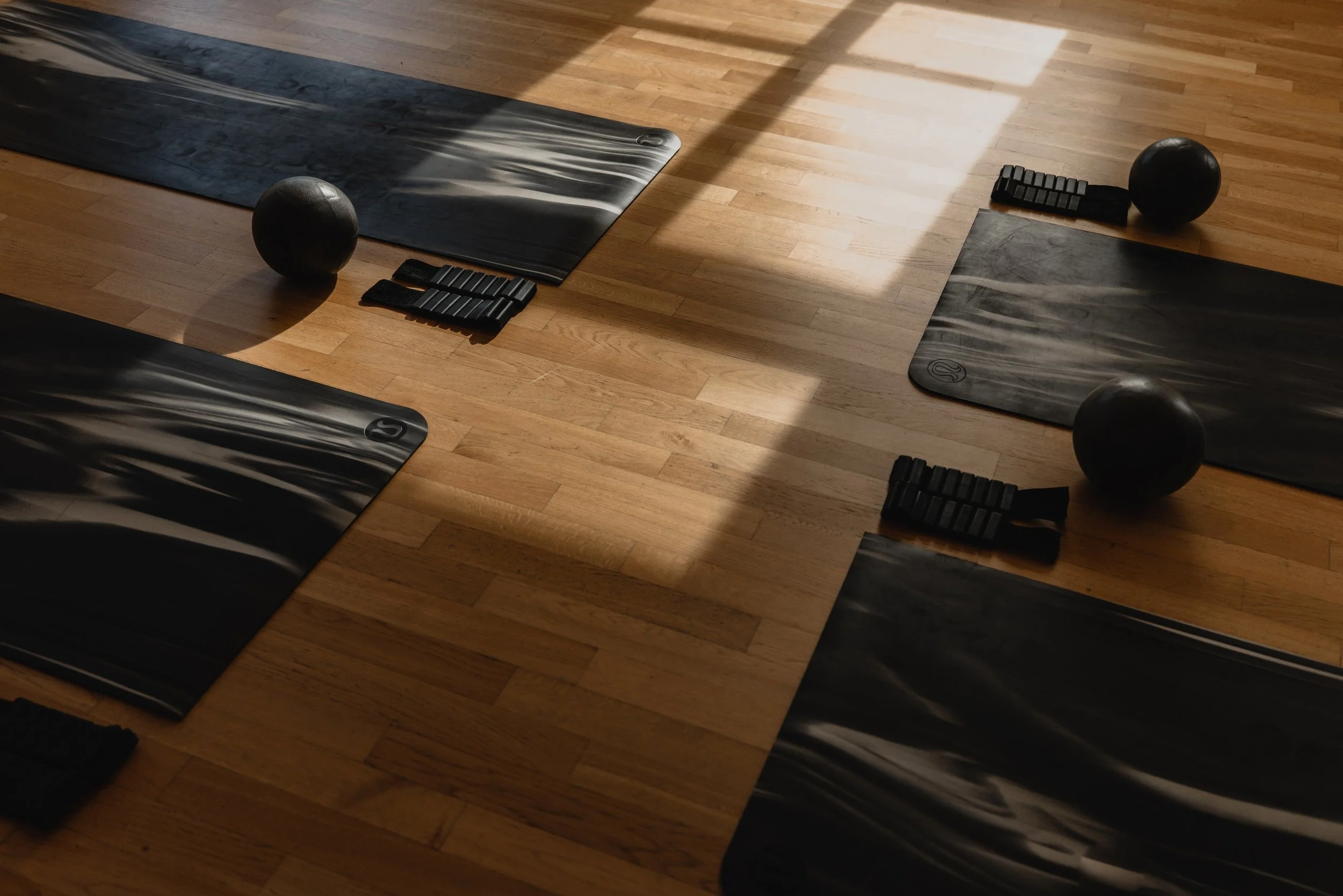Pilates apparatus and natural light inside Studio Mōtus