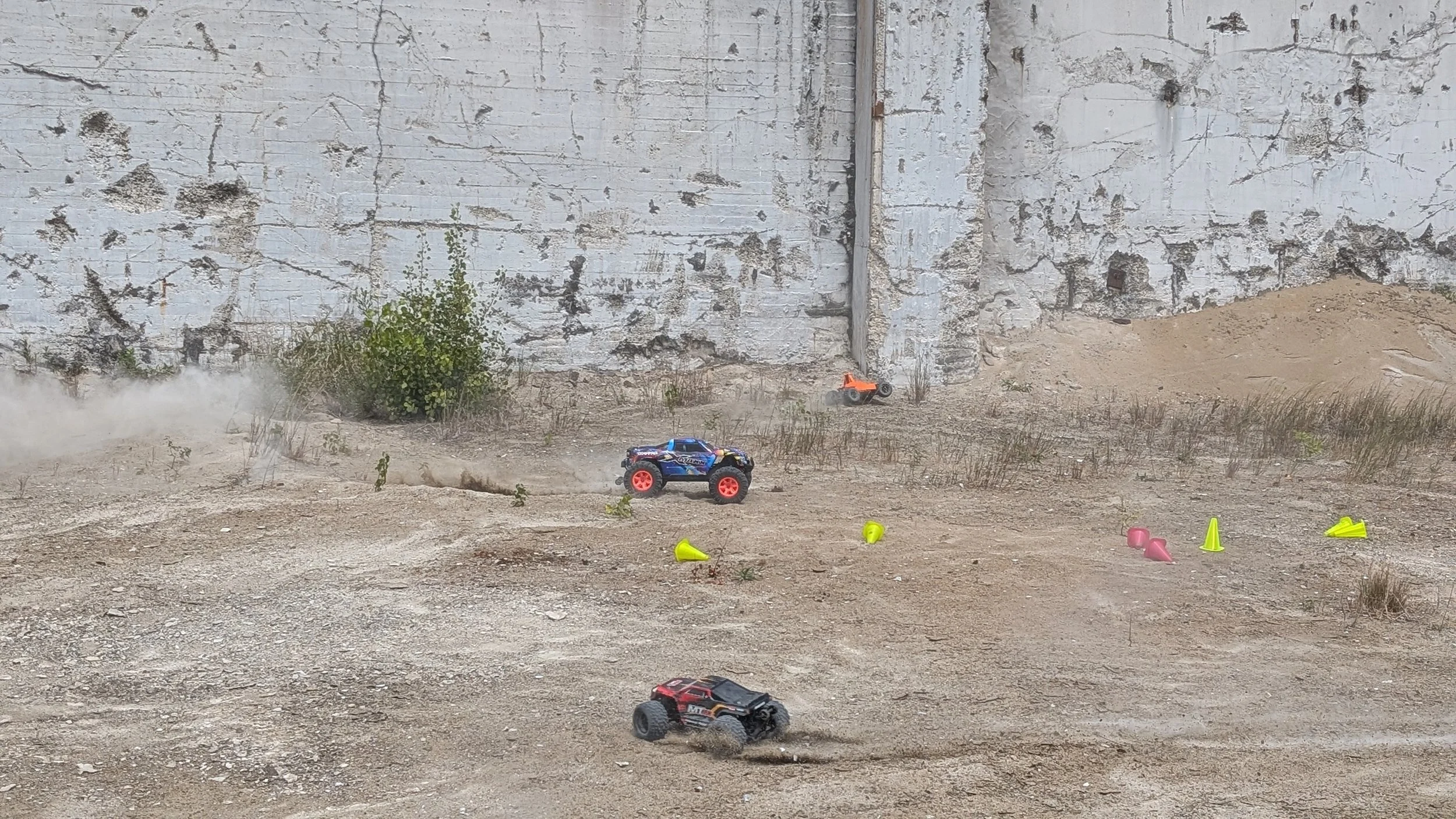 Outdoor dirt track for RC cars