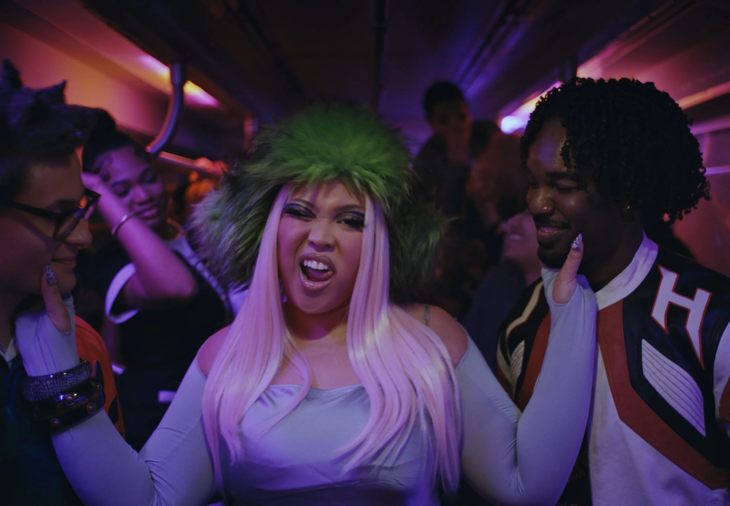 EIFFEL video cover