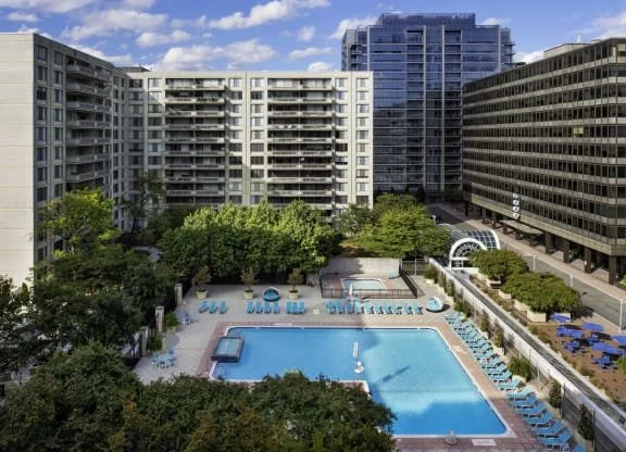 Crystal Plaza exterior