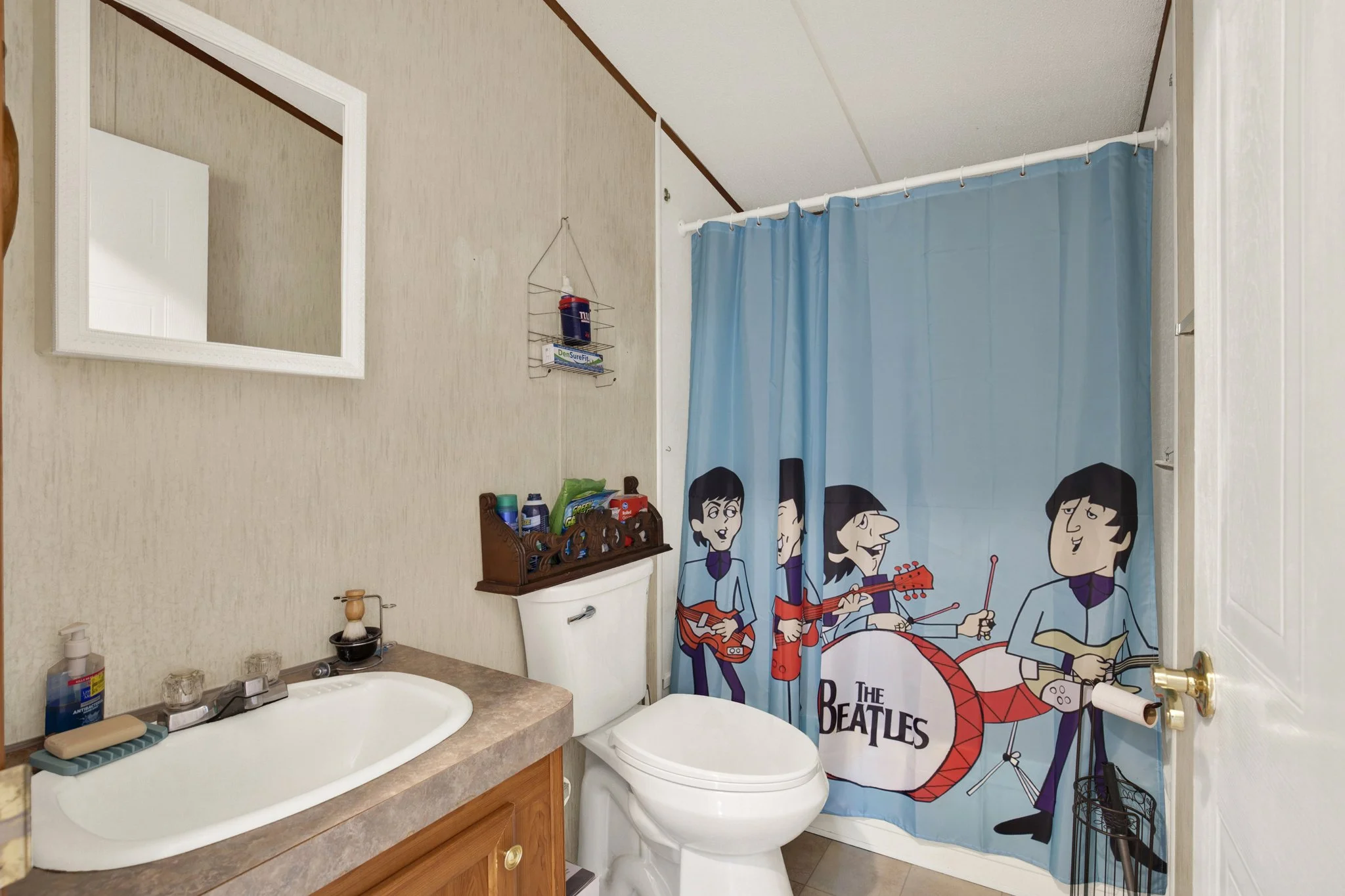 Bathroom that needs a quick reset