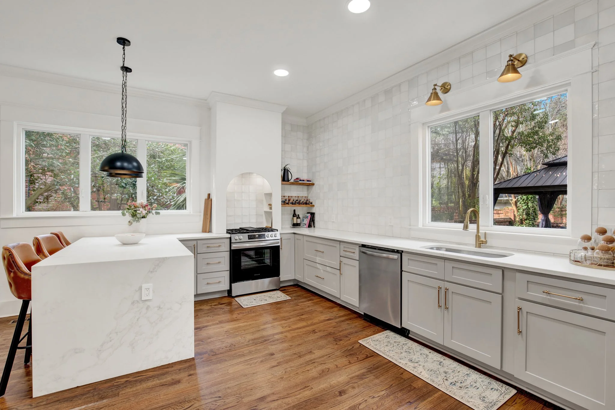 Photo-ready kitchen example