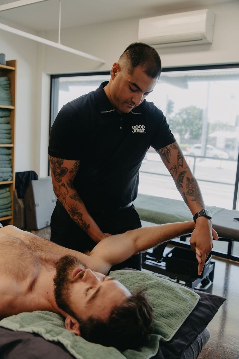 Elbow pain treatment at The Good Joint