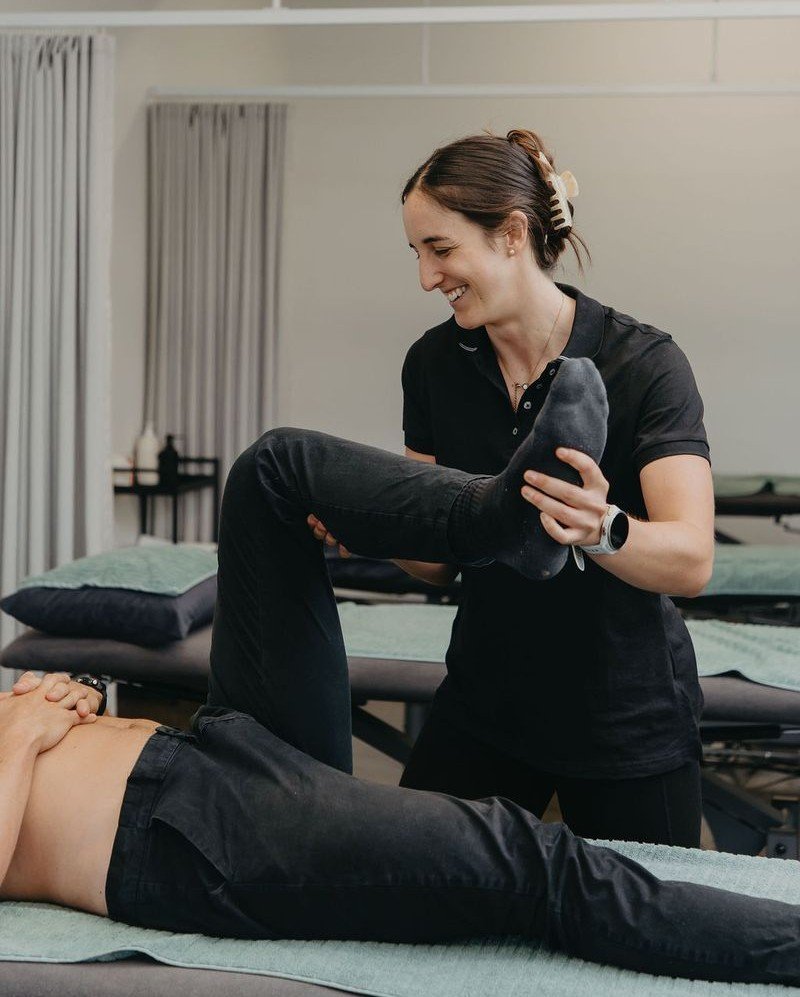 Signs & Symptoms of Patellofemoral Pain Syndrome