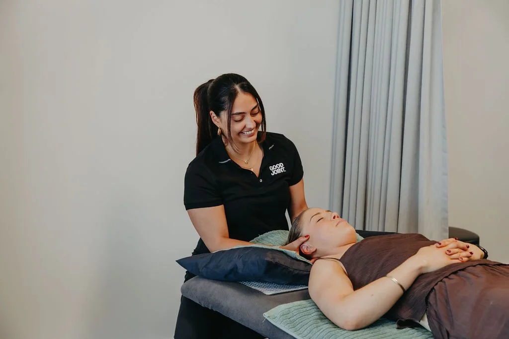 Back pain treatment at The Good Joint