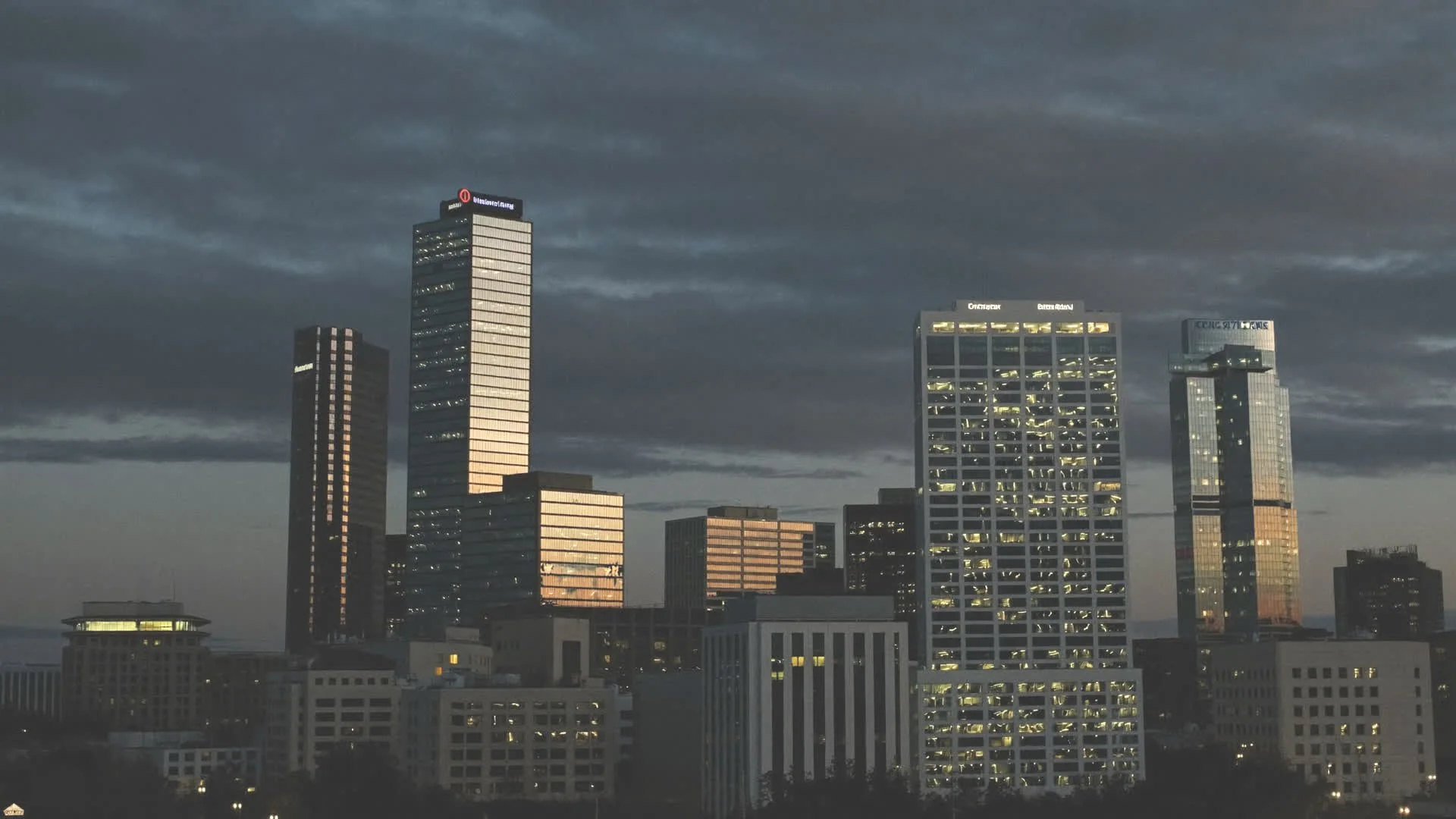 Downtown Bowling Green skyline at dusk