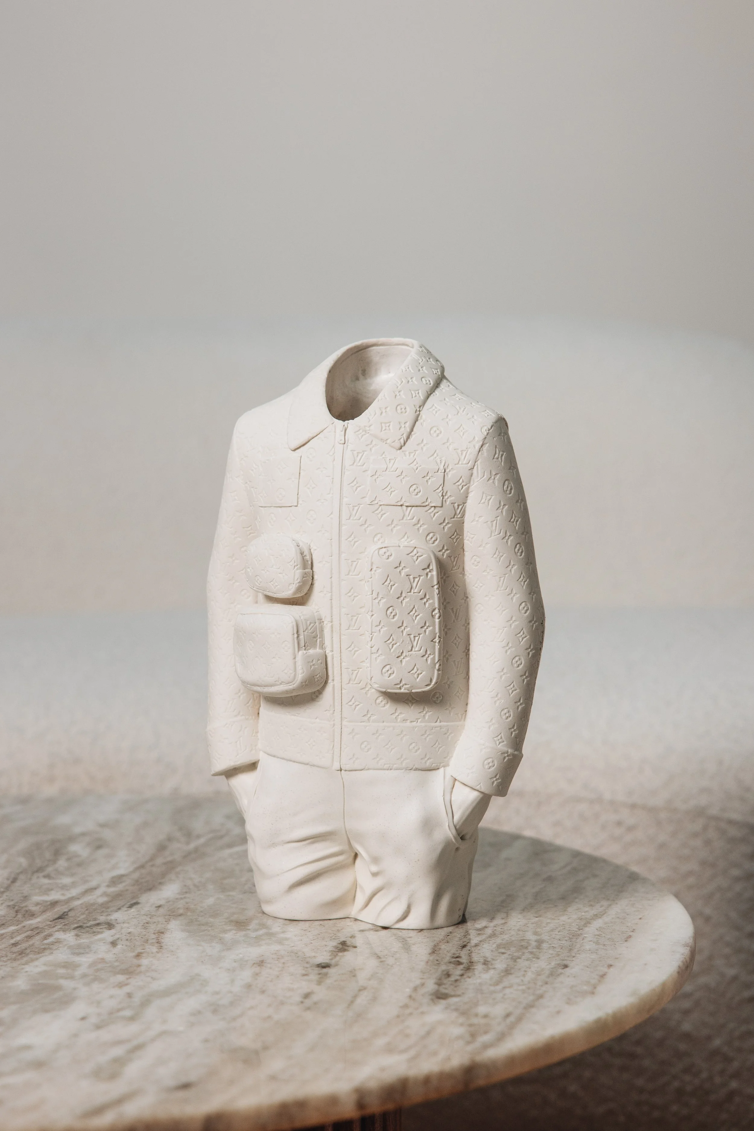 lv bust image