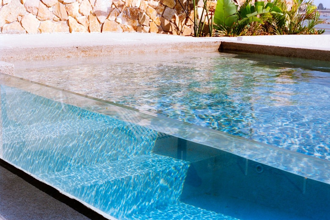 rust stained aluminum pool enclosure edge