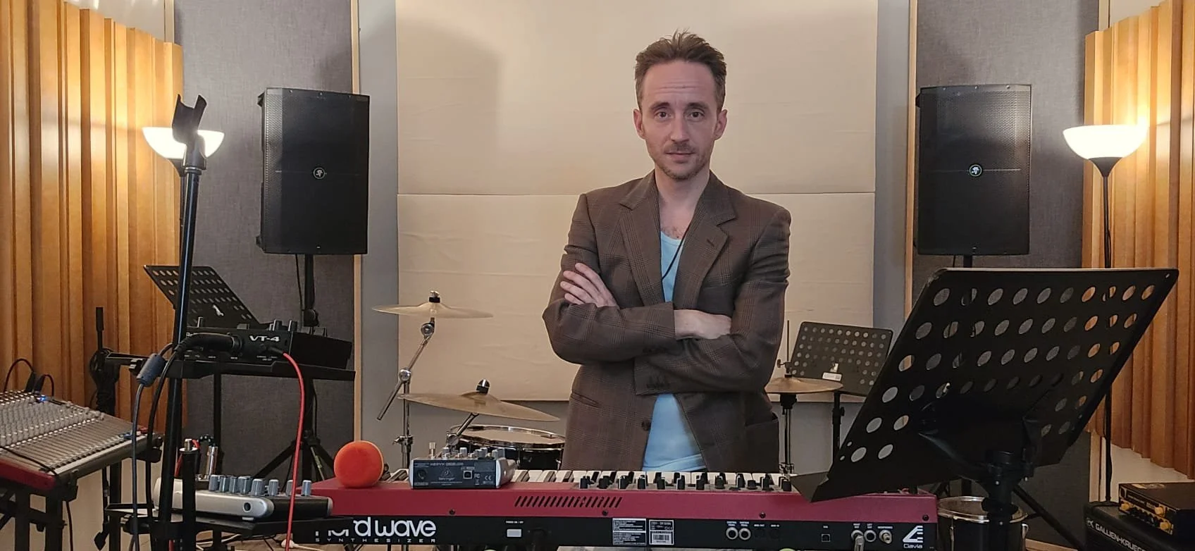 Gerard nel suo studio